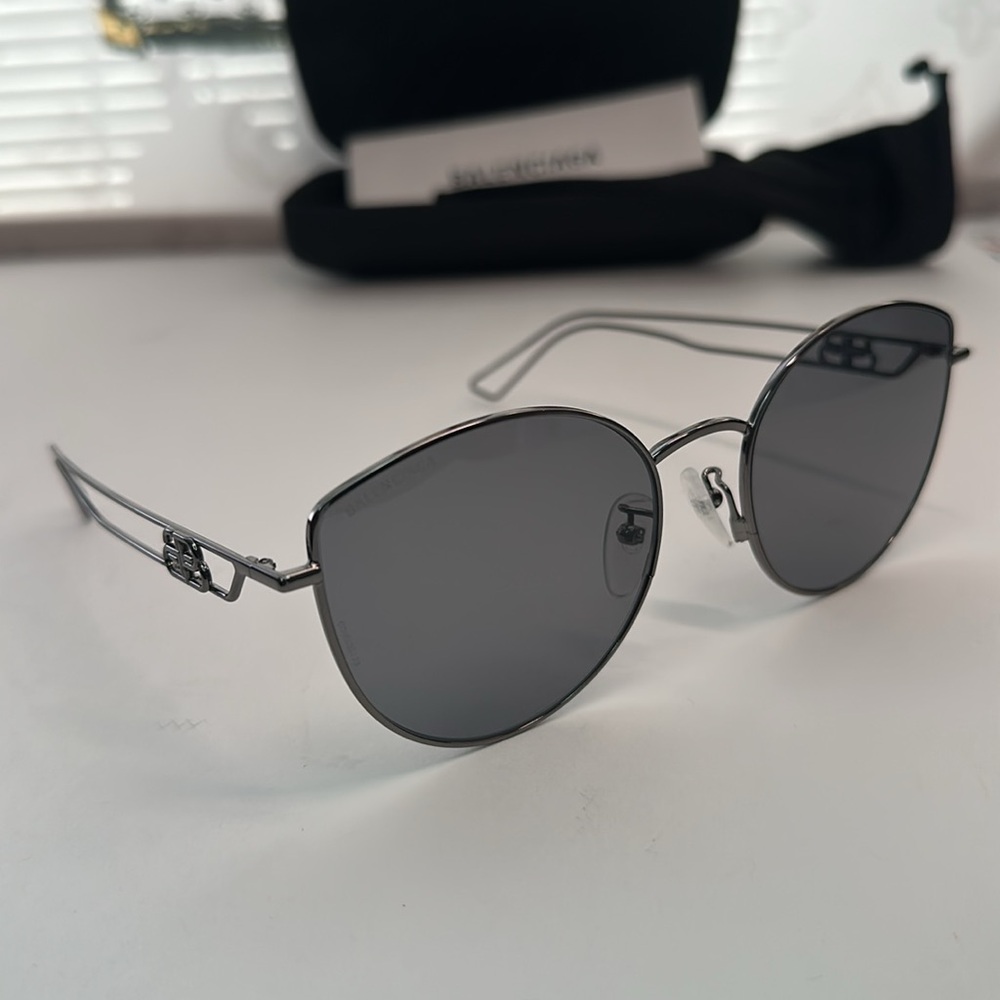 New Authentic Balenciaga™ BB0059SK 003 57 - Ruthenium - Picture 3 of 17